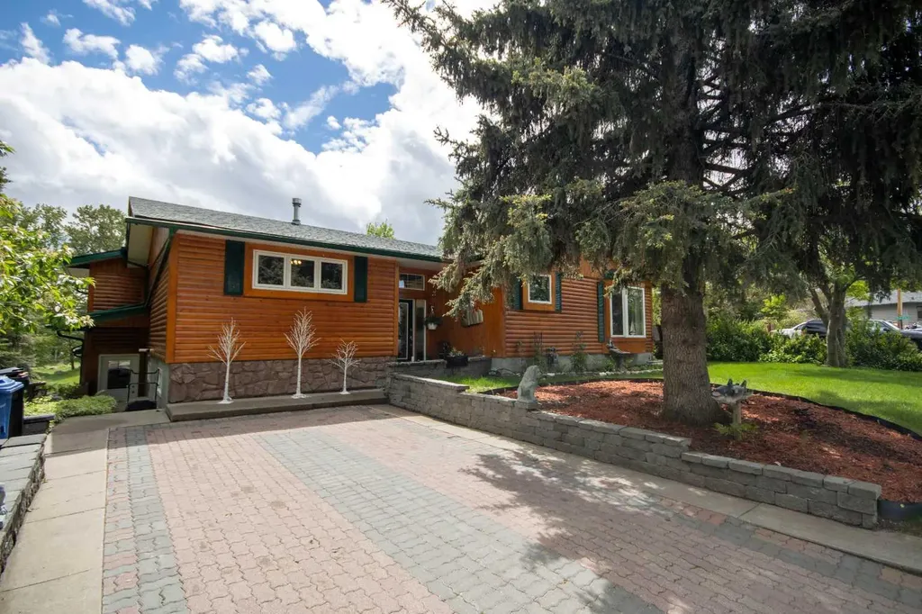 203 2 Street NE Sundre AB T0M 1X0