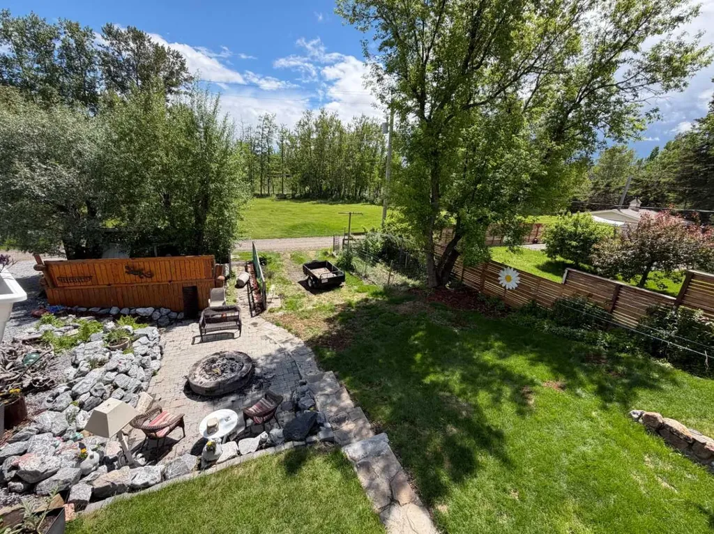 203 2 Street NE Sundre AB T0M 1X0
