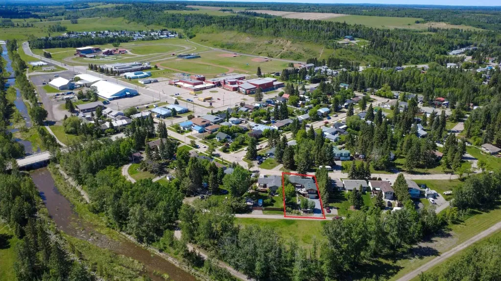203 2 Street NE Sundre AB T0M 1X0