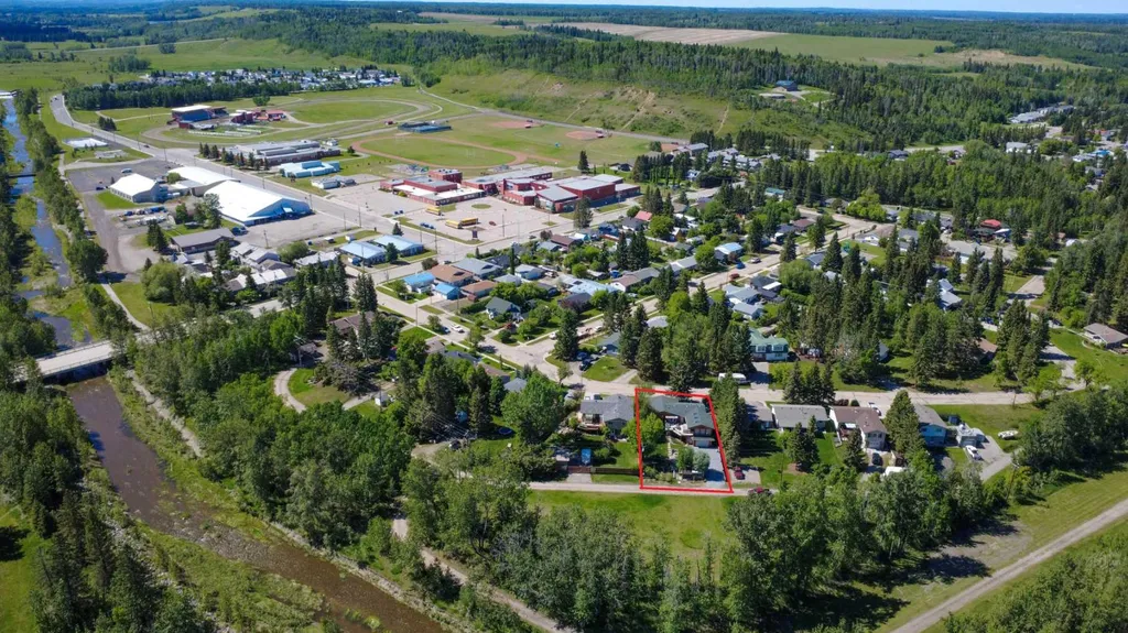 203 2 Street NE Sundre AB T0M 1X0