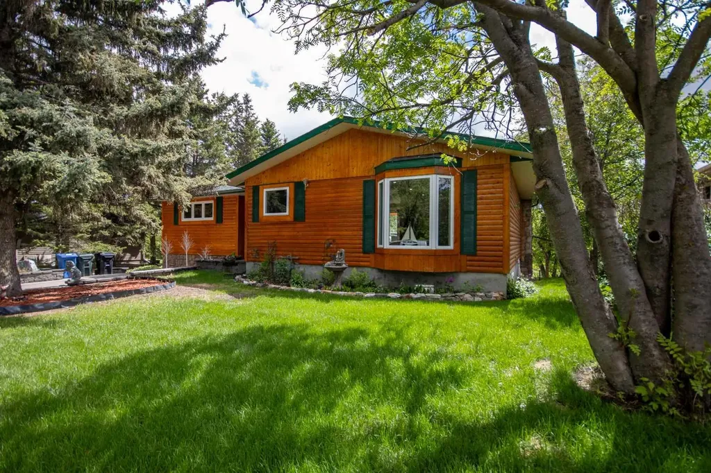 203 2 Street NE Sundre AB T0M 1X0
