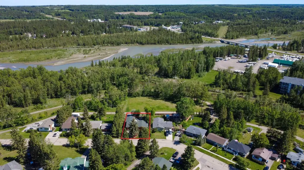203 2 Street NE Sundre AB T0M 1X0