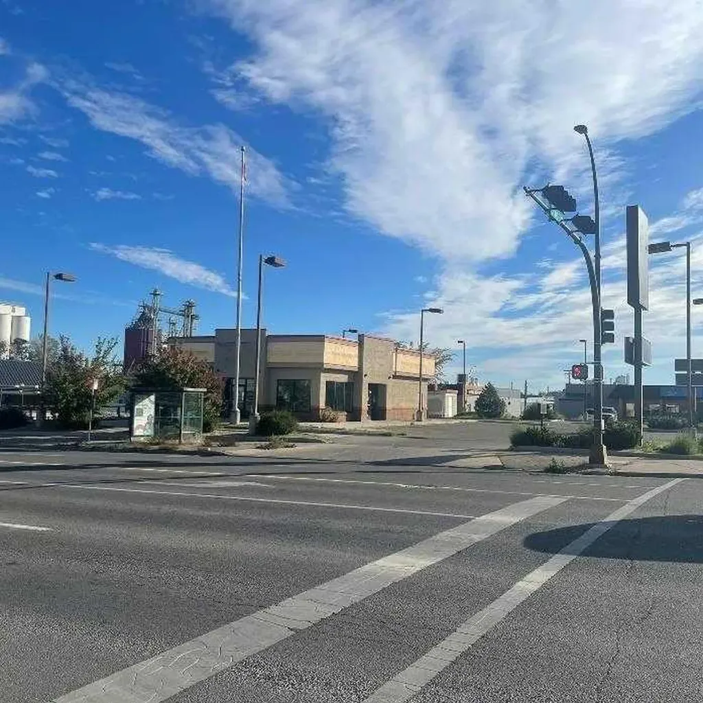 1303 3 Avenue S Lethbridge AB T1J 0K4