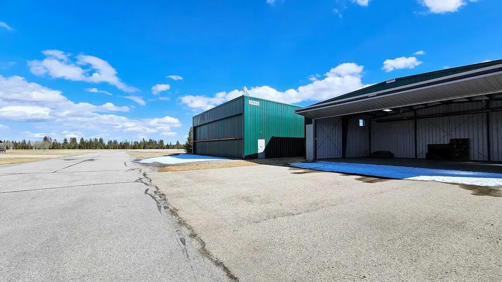 32463 Range Road 55 Rural Mountain View County AB T0M 1X0