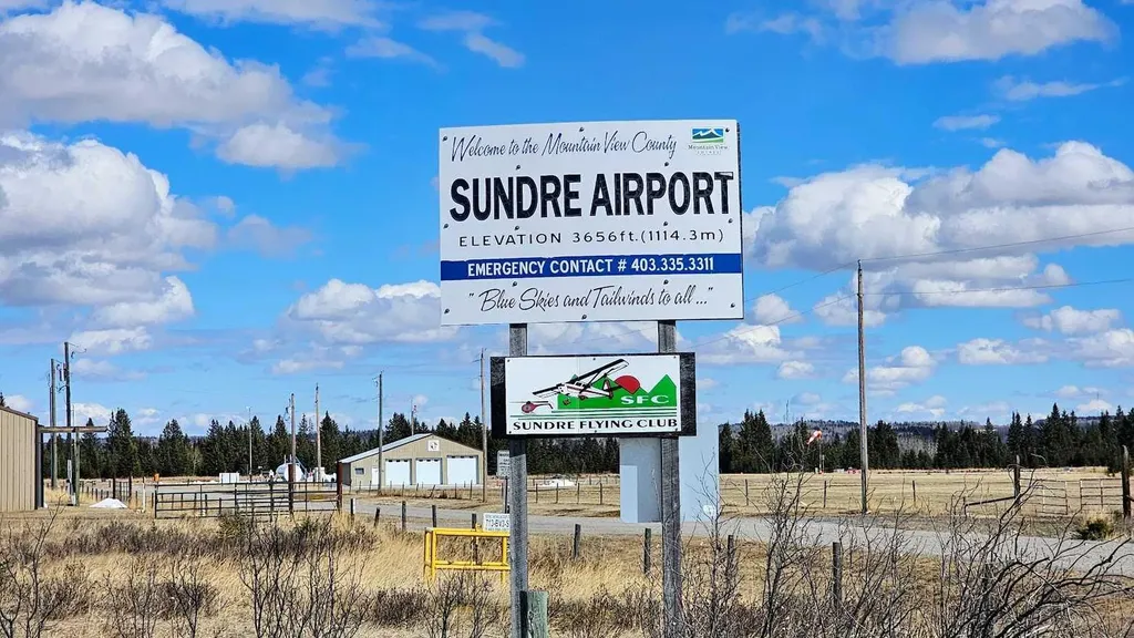 32463 Range Road 55 Rural Mountain View County AB T0M 1X0