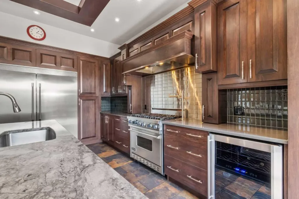 627 27 Avenue NE Calgary AB T2E 2A7