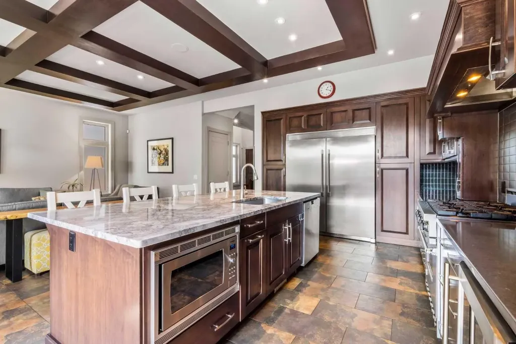627 27 Avenue NE Calgary AB T2E 2A7