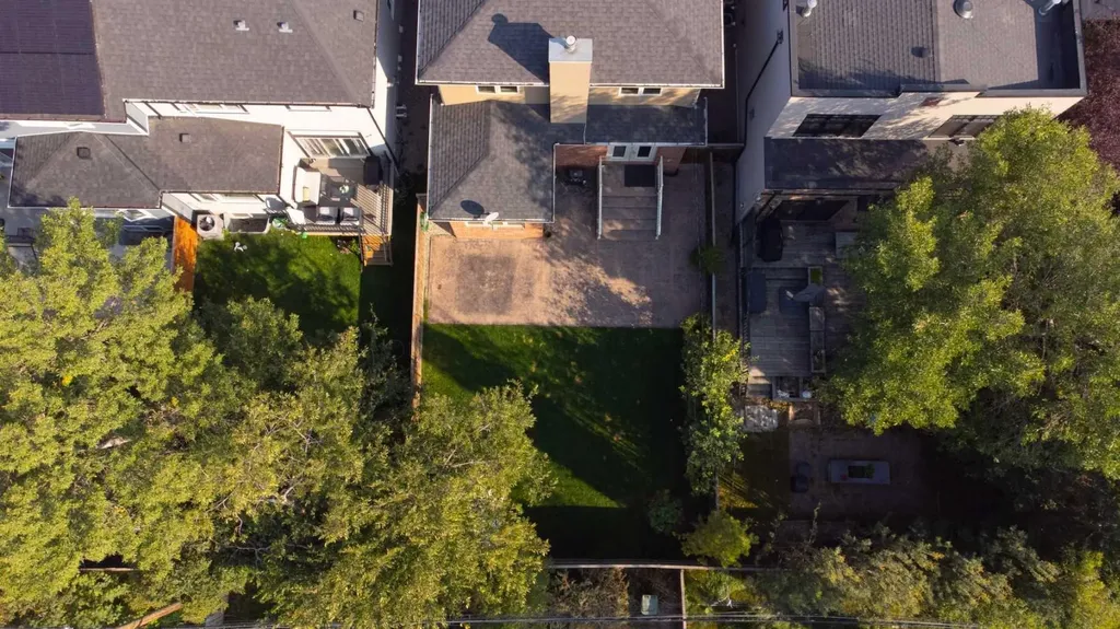 627 27 Avenue NE Calgary AB T2E 2A7