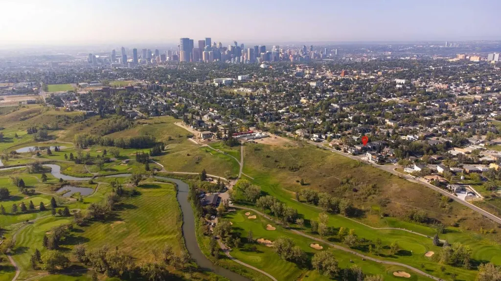 627 27 Avenue NE Calgary AB T2E 2A7