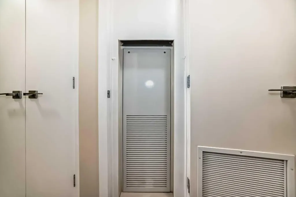 51 Waterfront Mews SW Calgary AB T2P0X3