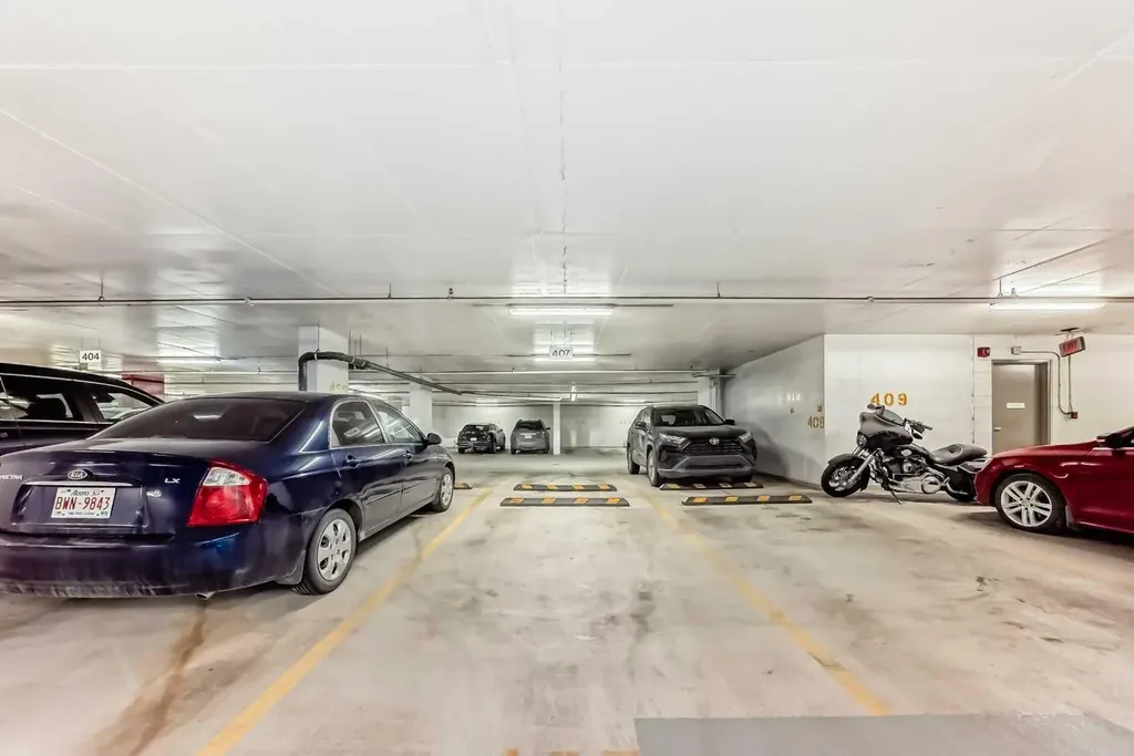 51 Waterfront Mews SW Calgary AB T2P0X3