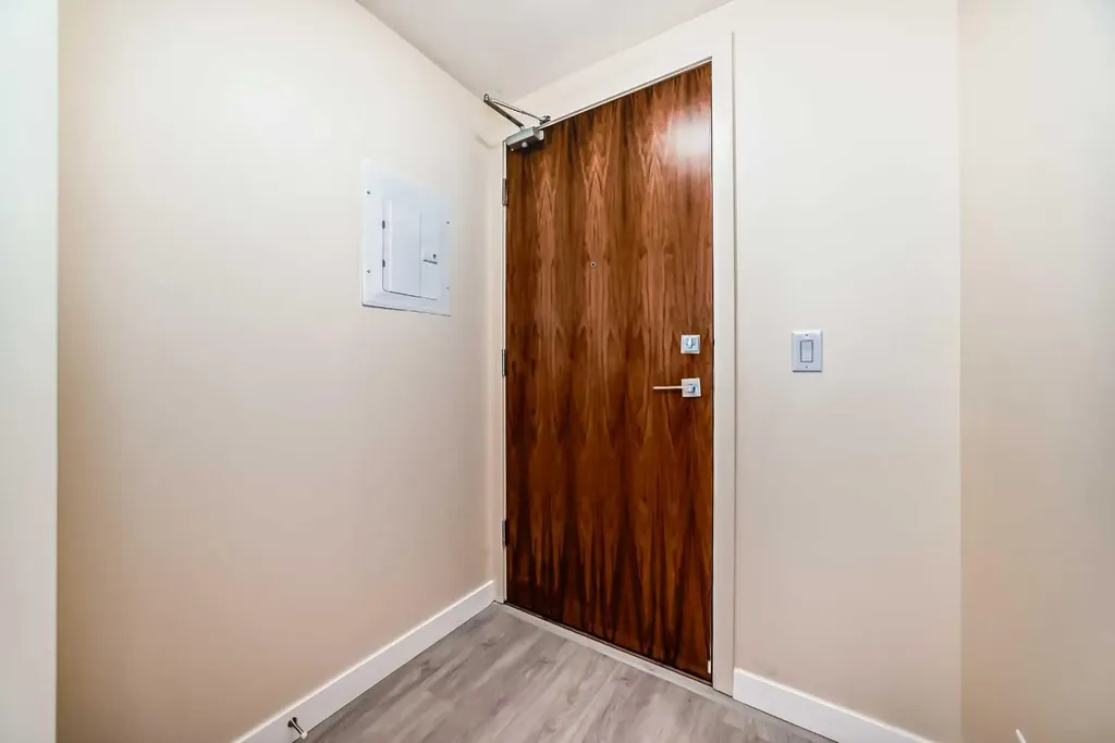 51 Waterfront Mews SW Calgary AB T2P0X3