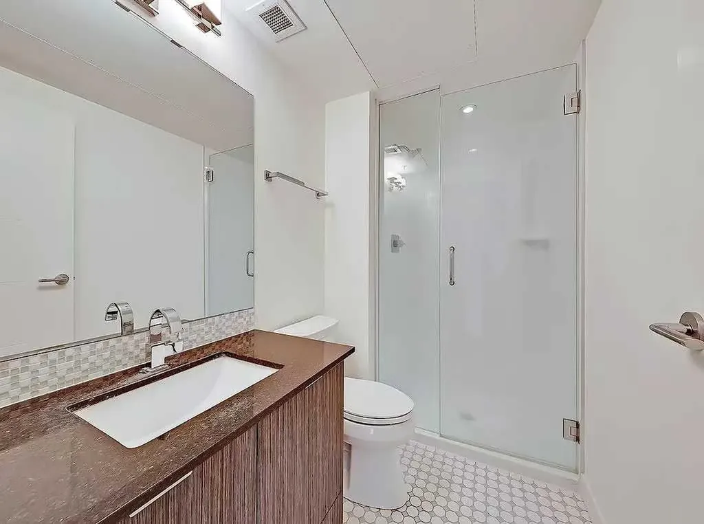 930 6 Avenue SW Calgary AB T2P 1J3