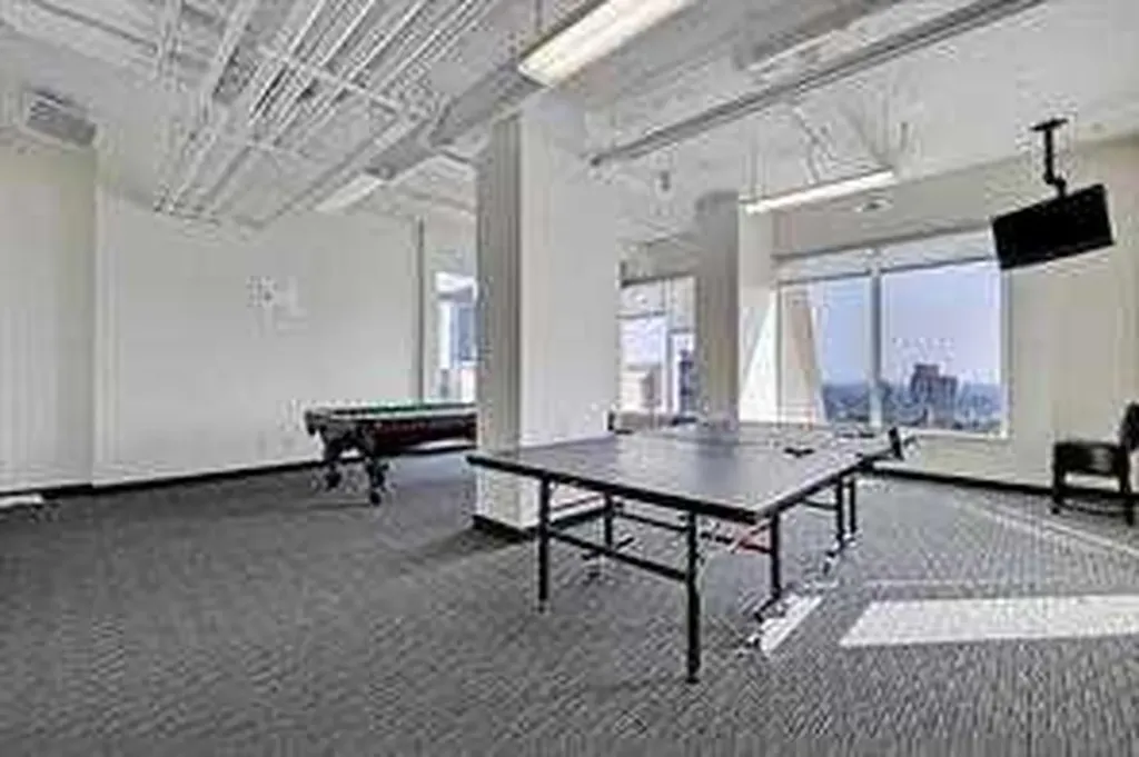 930 6 Avenue SW Calgary AB T2P 1J3