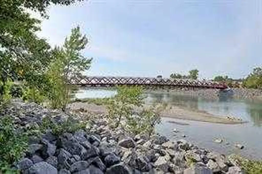 930 6 Avenue SW Calgary AB T2P 1J3
