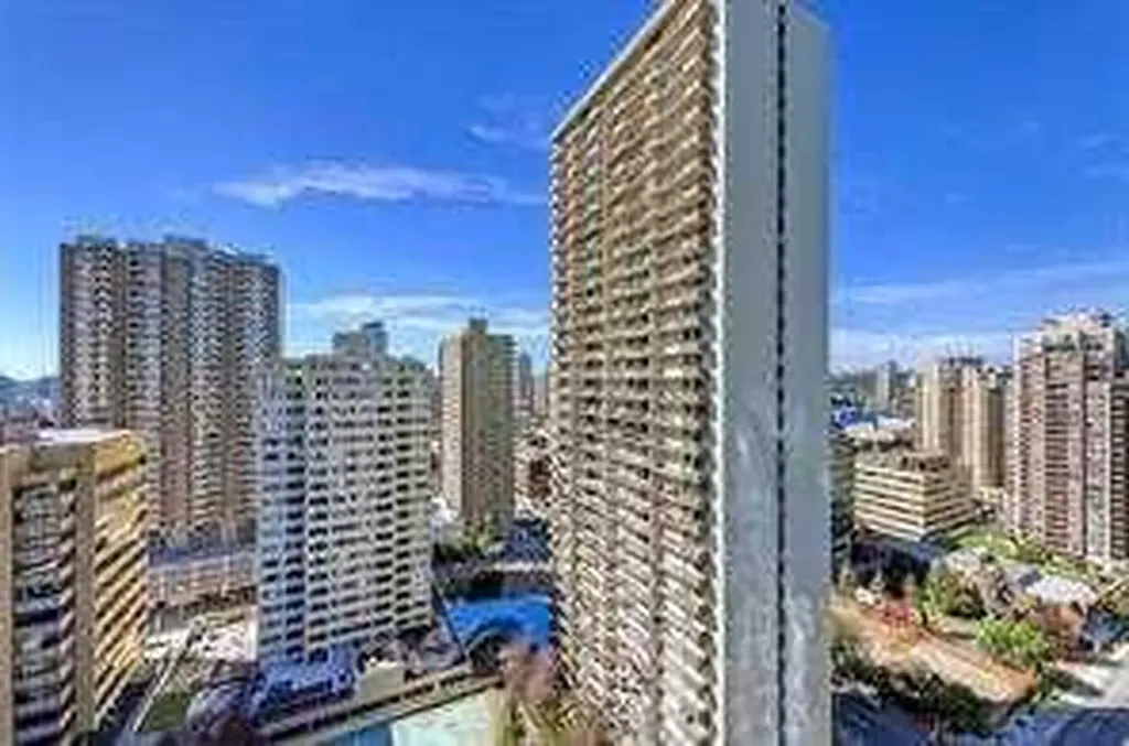 930 6 Avenue SW Calgary AB T2P 1J3