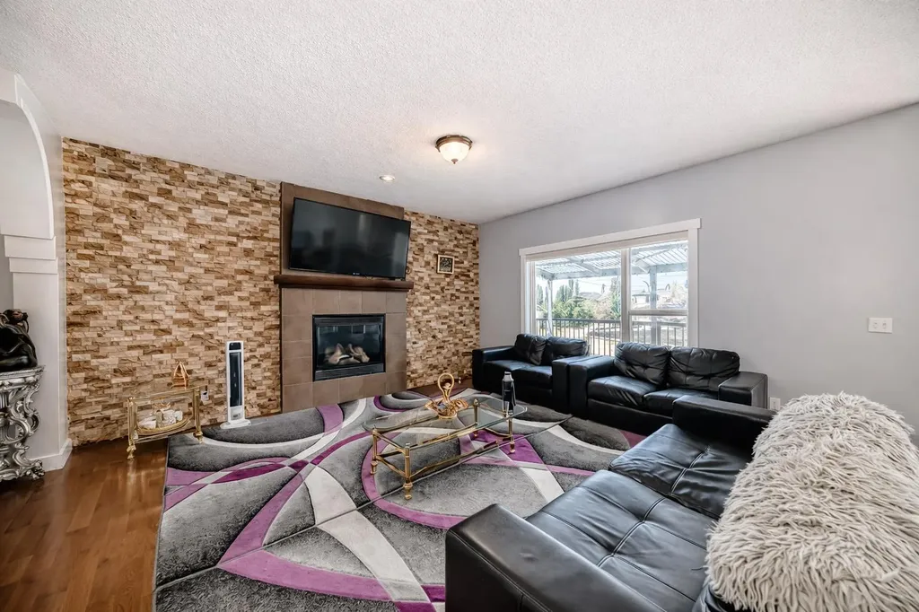 104 Panamount Terrace NW Calgary AB T3K 0H8