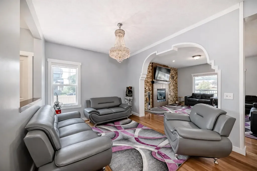 104 Panamount Terrace NW Calgary AB T3K 0H8