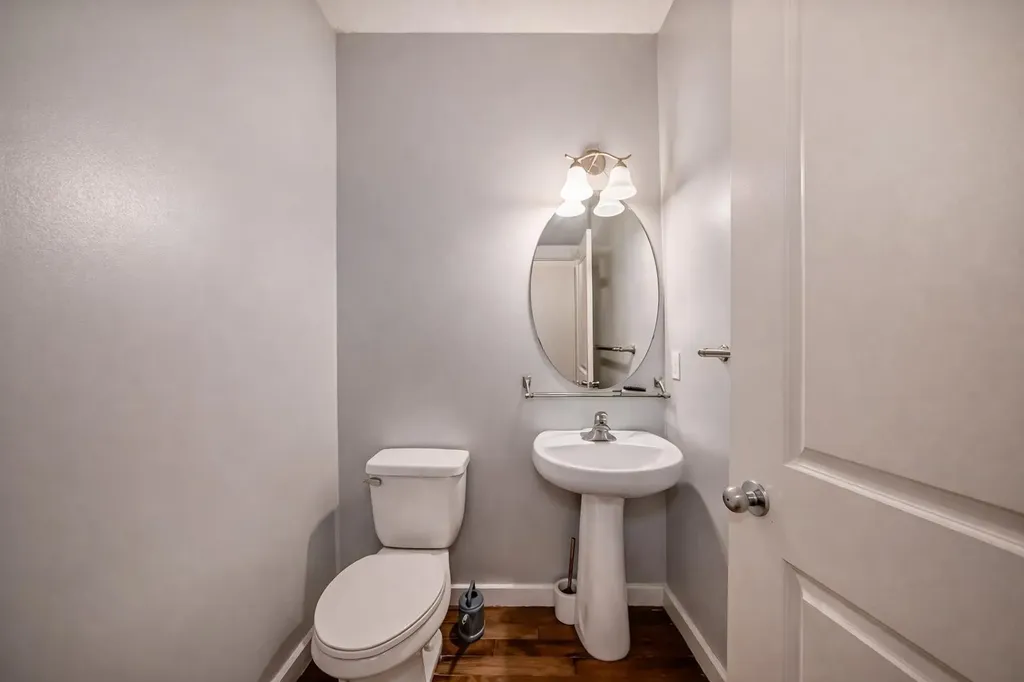 104 Panamount Terrace NW Calgary AB T3K 0H8
