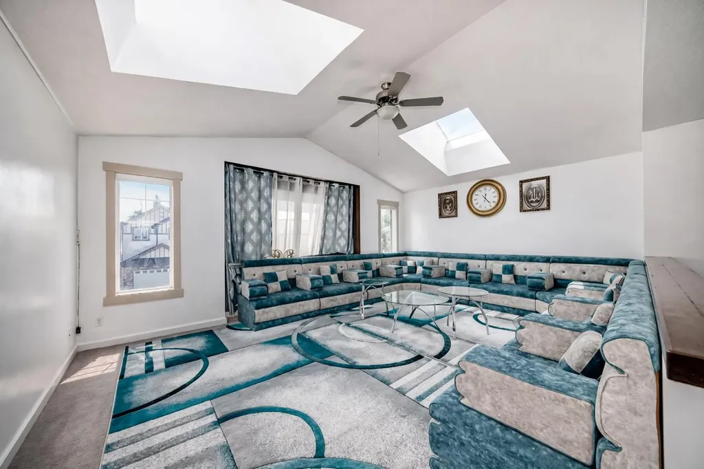 104 Panamount Terrace NW Calgary AB T3K 0H8