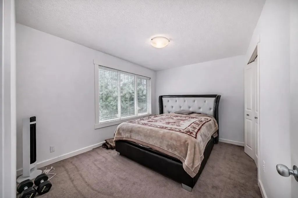 104 Panamount Terrace NW Calgary AB T3K 0H8