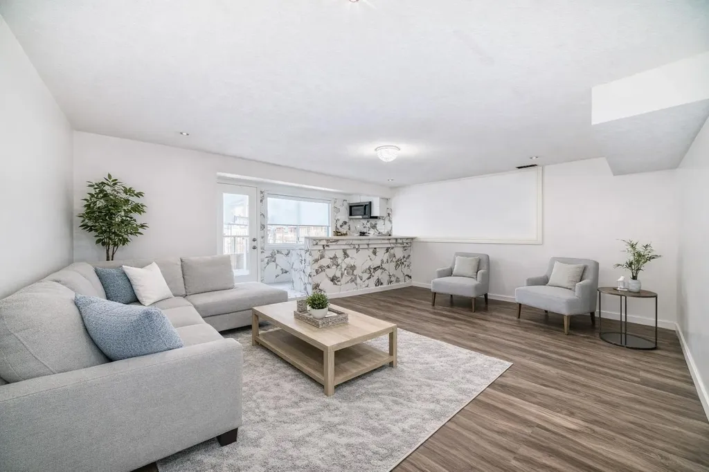 104 Panamount Terrace NW Calgary AB T3K 0H8