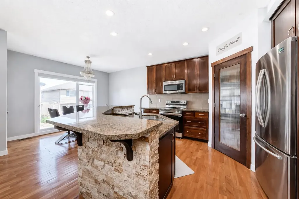 104 Panamount Terrace NW Calgary AB T3K 0H8