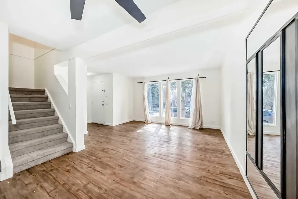 25 Erin Ridge Road SE Calgary AB T2B 2W2