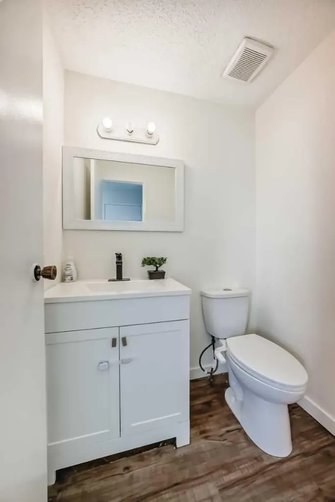 25 Erin Ridge Road SE Calgary AB T2B 2W2