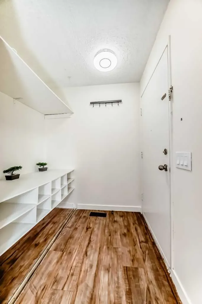 25 Erin Ridge Road SE Calgary AB T2B 2W2