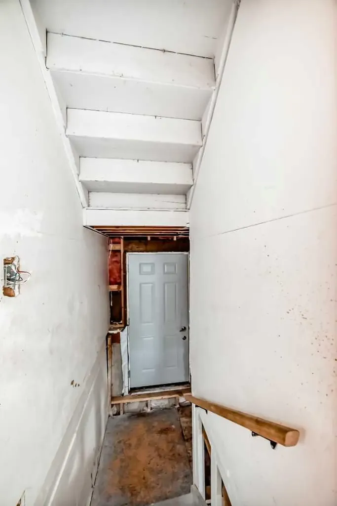 25 Erin Ridge Road SE Calgary AB T2B 2W2