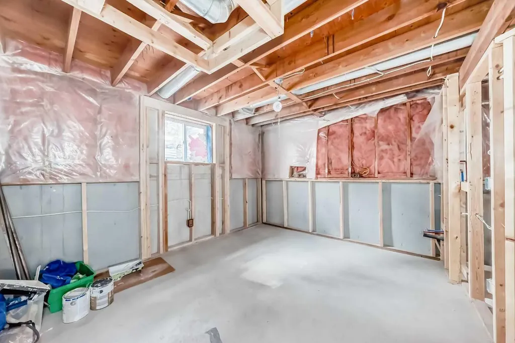 25 Erin Ridge Road SE Calgary AB T2B 2W2