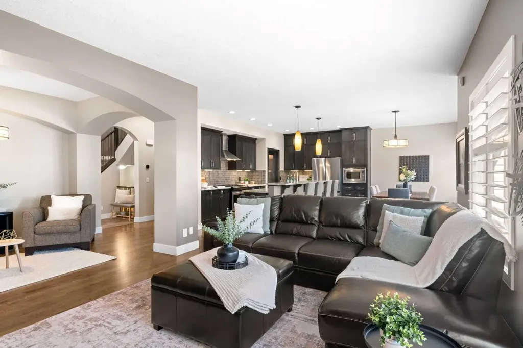 809 Canoe Green SW Airdrie AB T4B 3K6