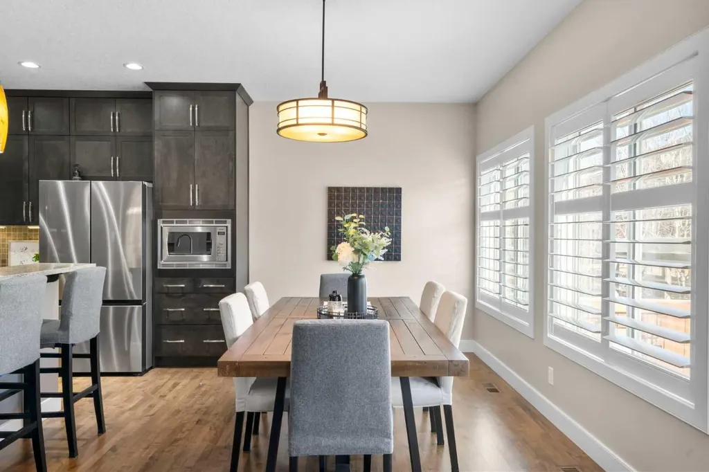 809 Canoe Green SW Airdrie AB T4B 3K6