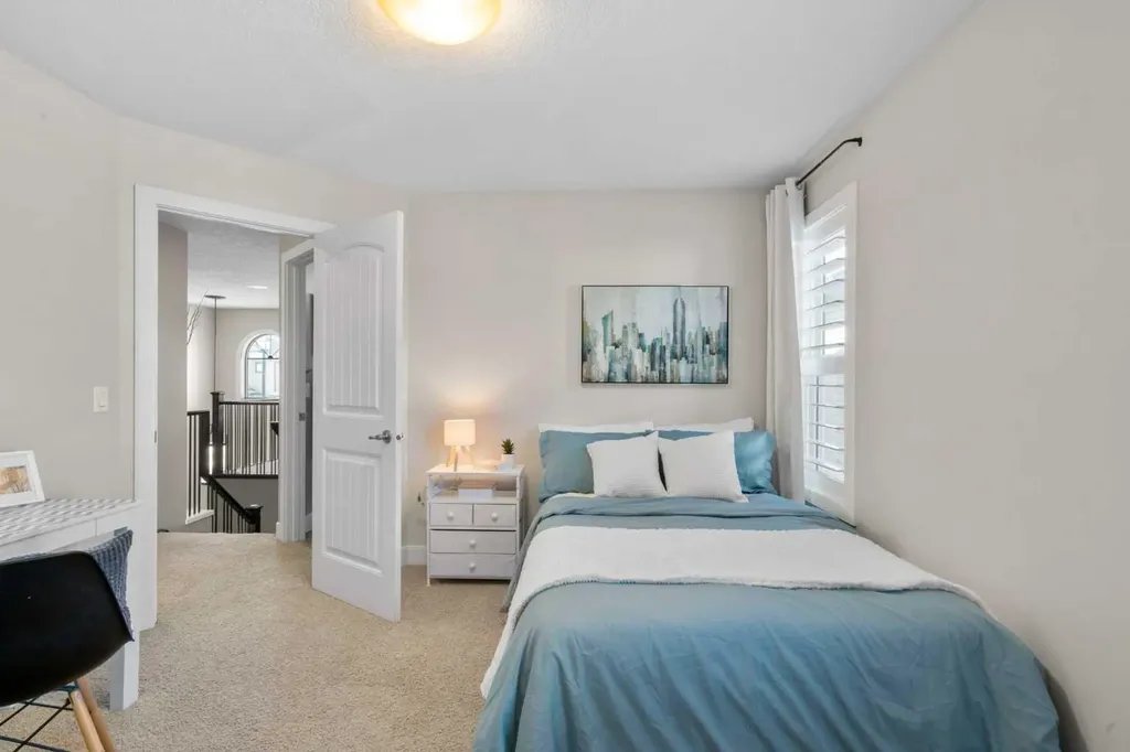 809 Canoe Green SW Airdrie AB T4B 3K6