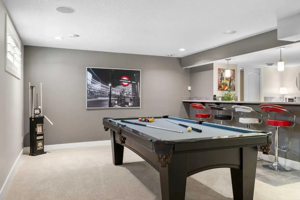 809 Canoe Green SW Airdrie AB T4B 3K6