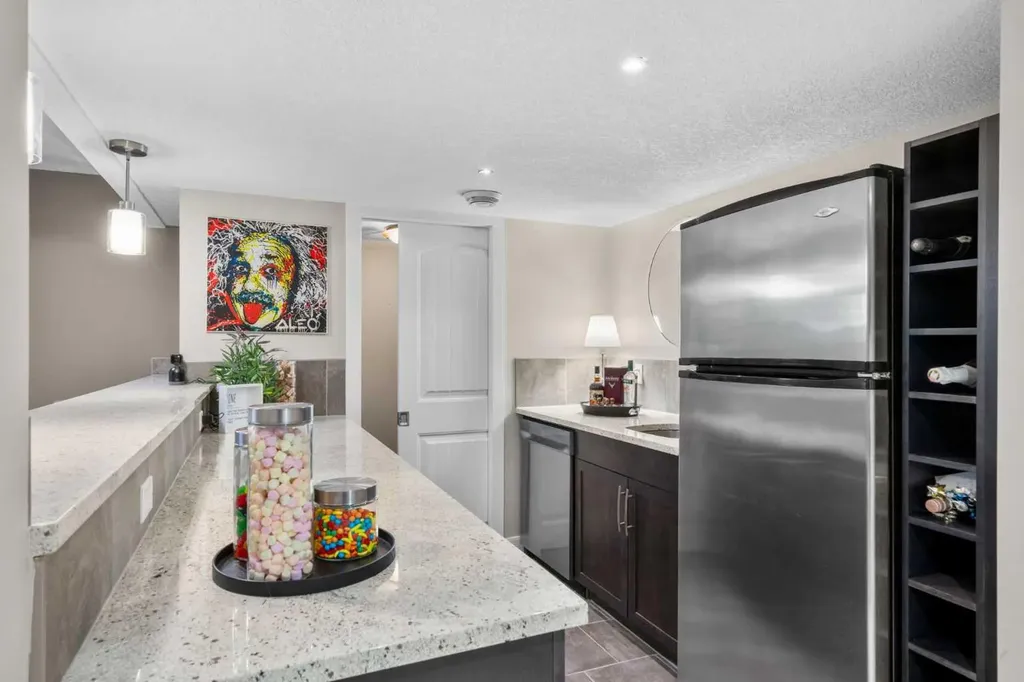 809 Canoe Green SW Airdrie AB T4B 3K6