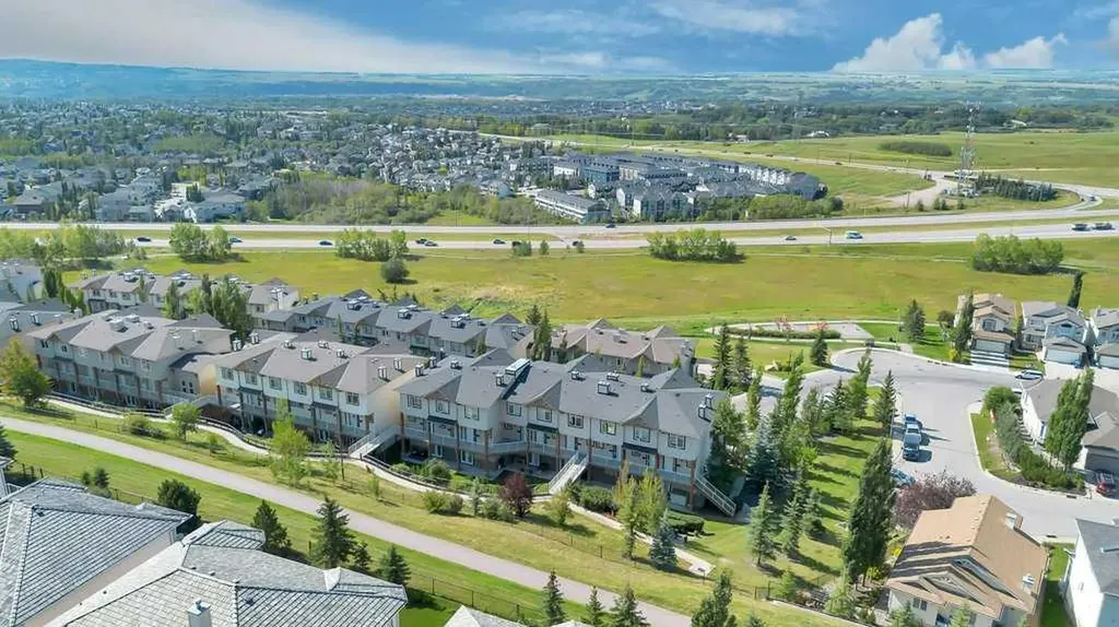 148 Rockyledge View NW Calgary AB T3G 5Y4