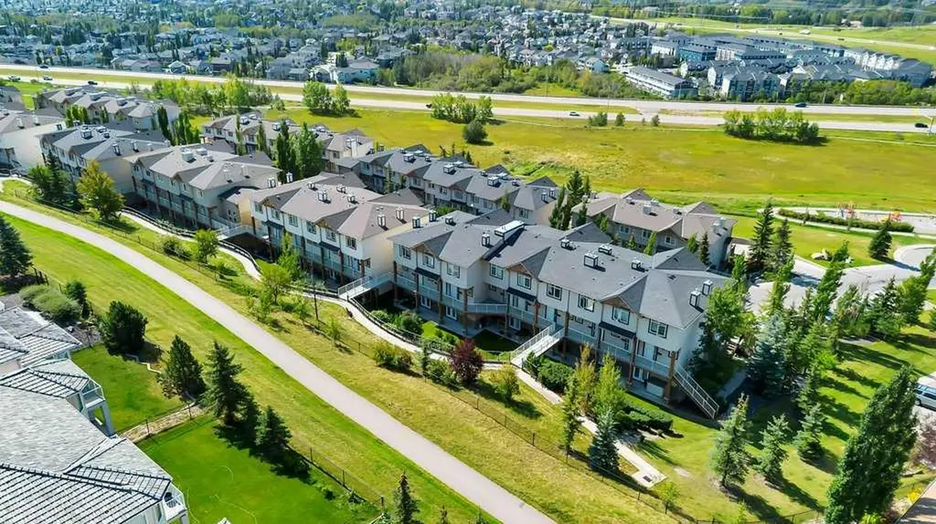 148 Rockyledge View NW Calgary AB T3G 5Y4