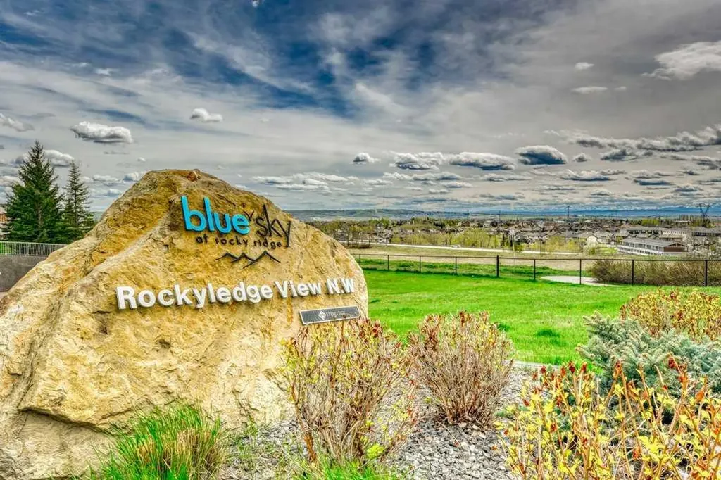 148 Rockyledge View NW Calgary AB T3G 5Y4