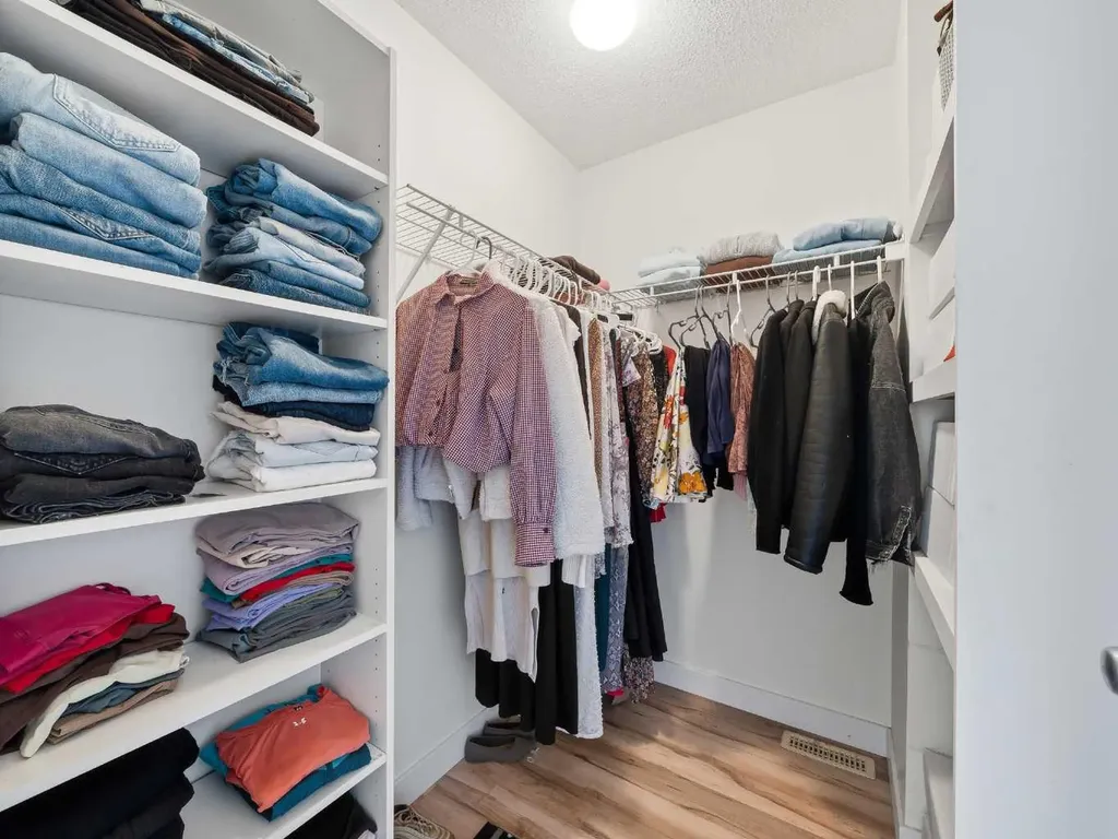 101 Everstone Place SW Calgary AB T2Y 4H7