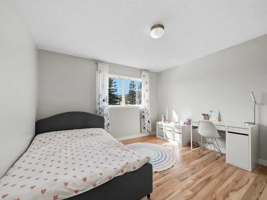 101 Everstone Place SW Calgary AB T2Y 4H7
