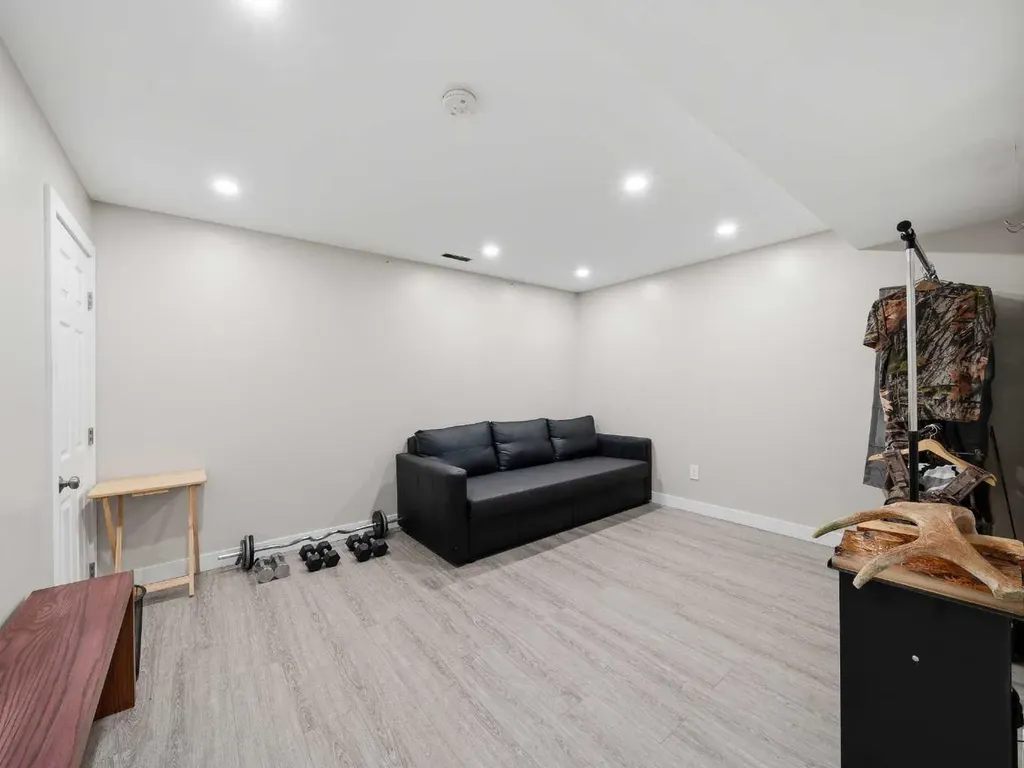 101 Everstone Place SW Calgary AB T2Y 4H7