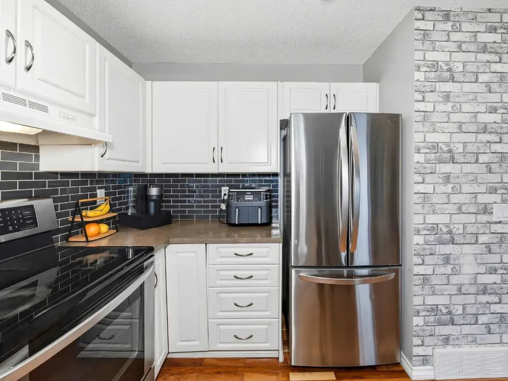 101 Everstone Place SW Calgary AB T2Y 4H7