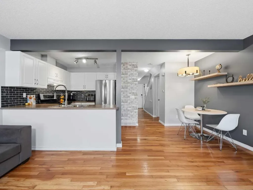 101 Everstone Place SW Calgary AB T2Y 4H7