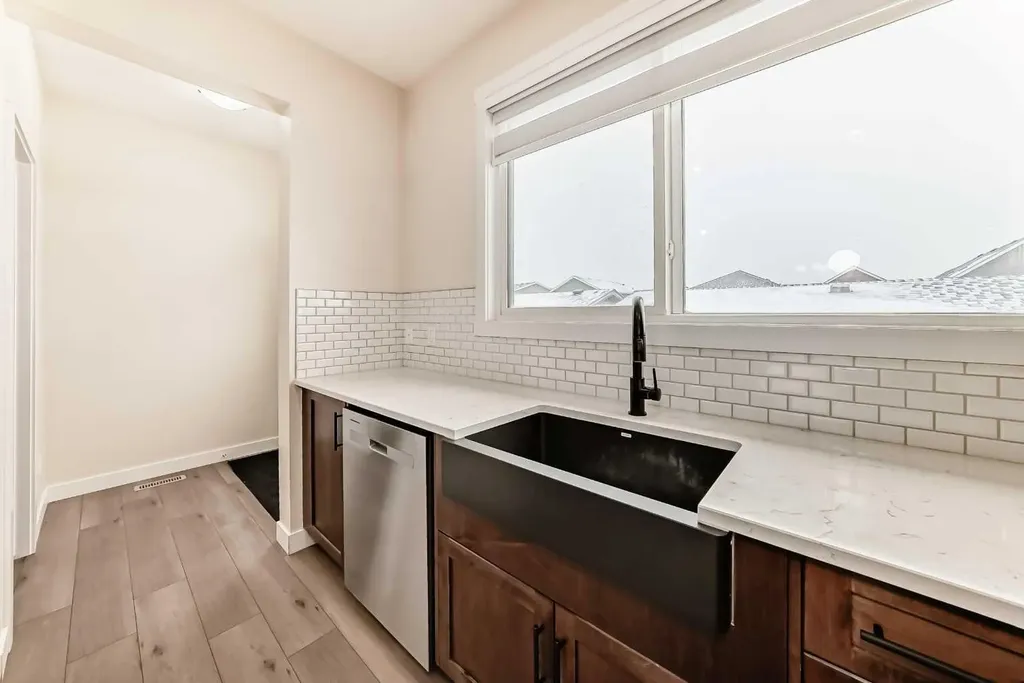 538 Sage Hill Road NW Calgary AB T3R 1Y2