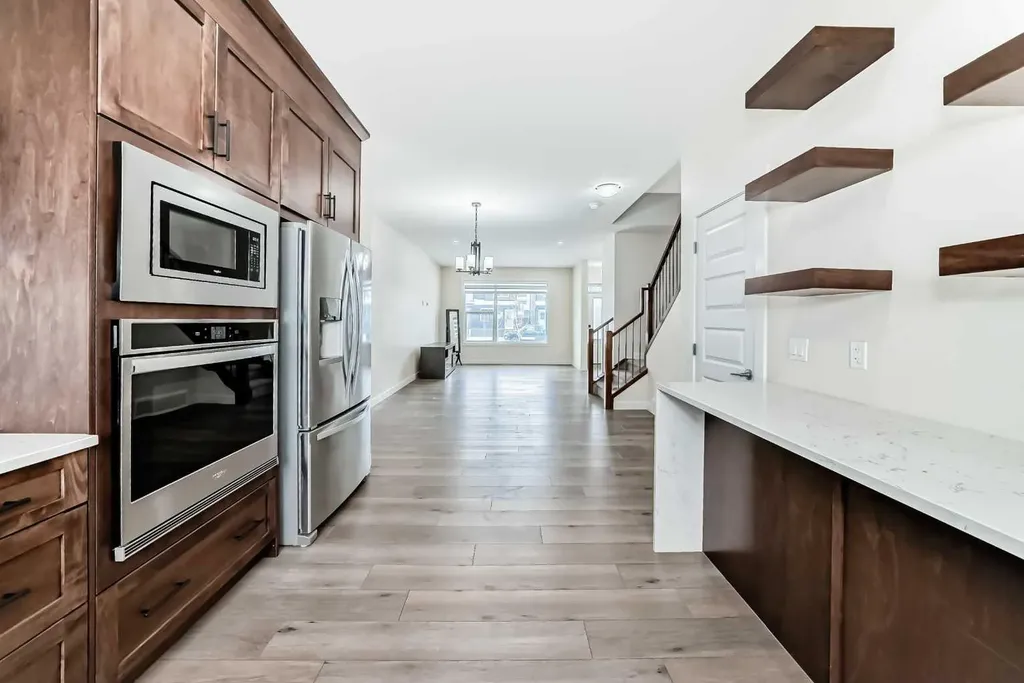 538 Sage Hill Road NW Calgary AB T3R 1Y2