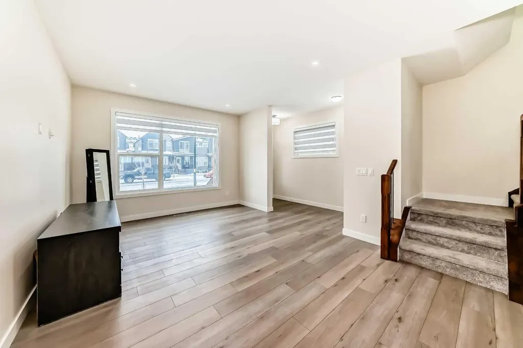 538 Sage Hill Road NW Calgary AB T3R 1Y2