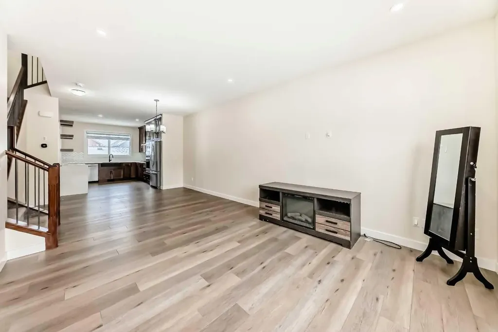 538 Sage Hill Road NW Calgary AB T3R 1Y2