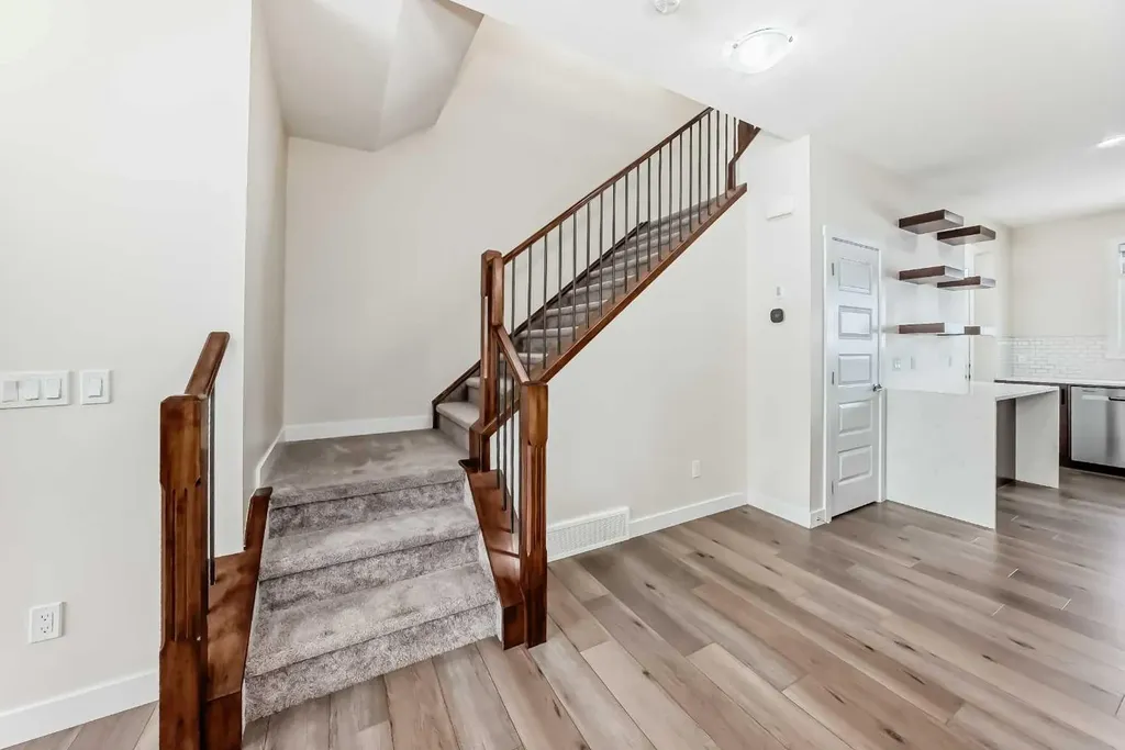 538 Sage Hill Road NW Calgary AB T3R 1Y2